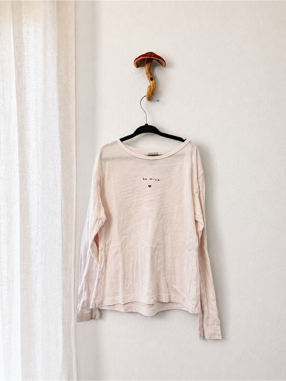 Vintage GAP “Be Mine” Kids Long Sleeve Top – Size Medium